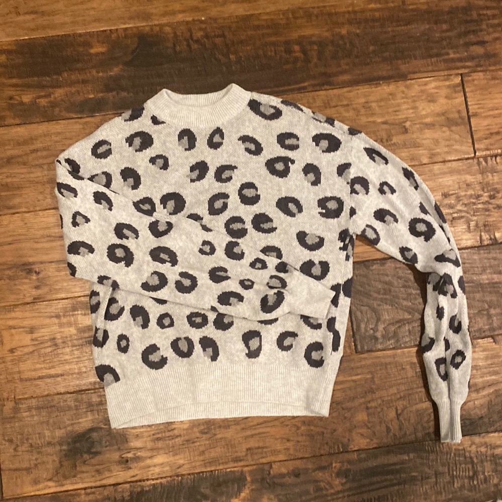 Abercrombie cheetah print sweater